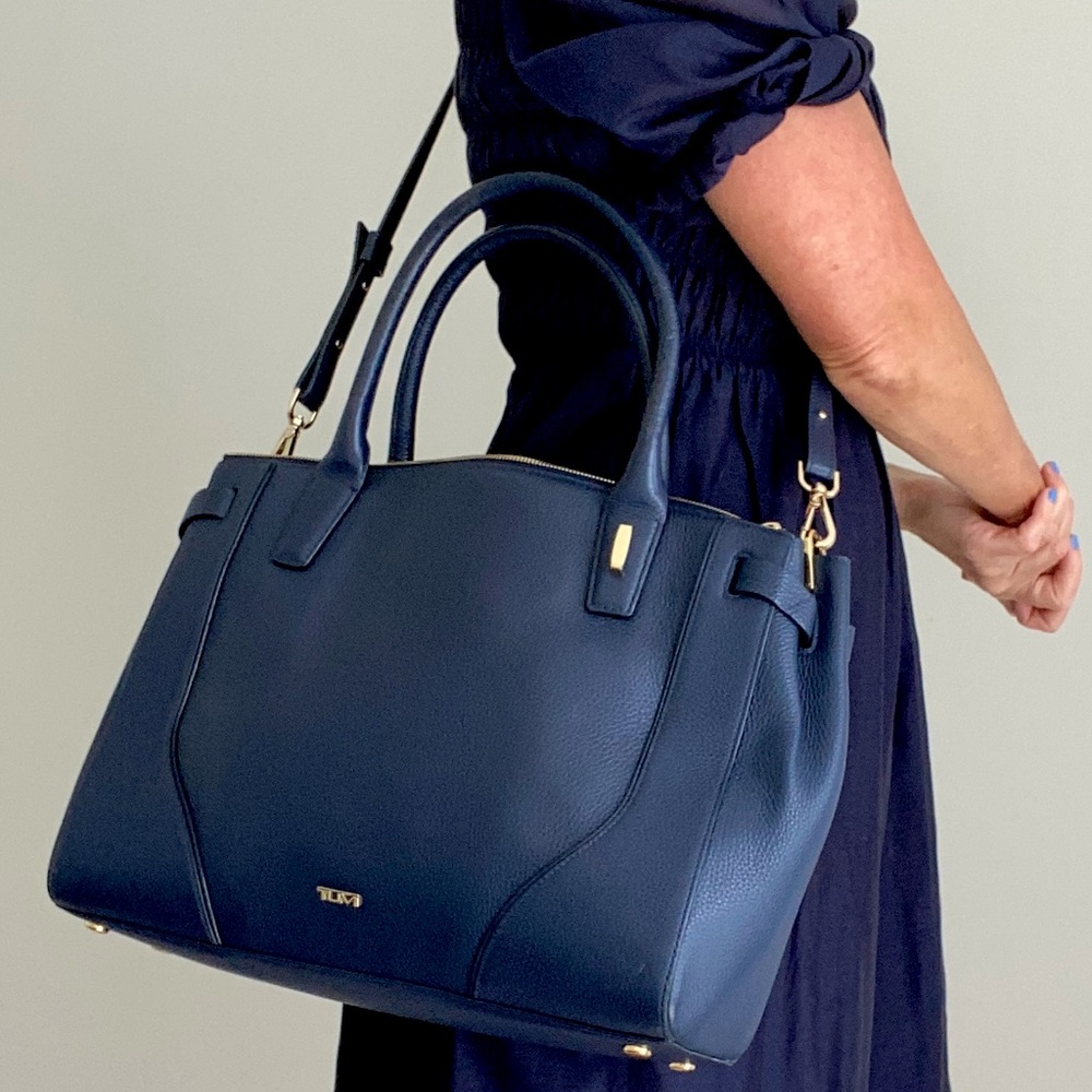 TUMI leather handbag for travel ,business, navy color , excellent condition